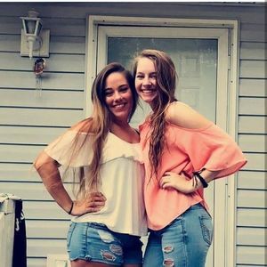 Meet your Posher, Ariel